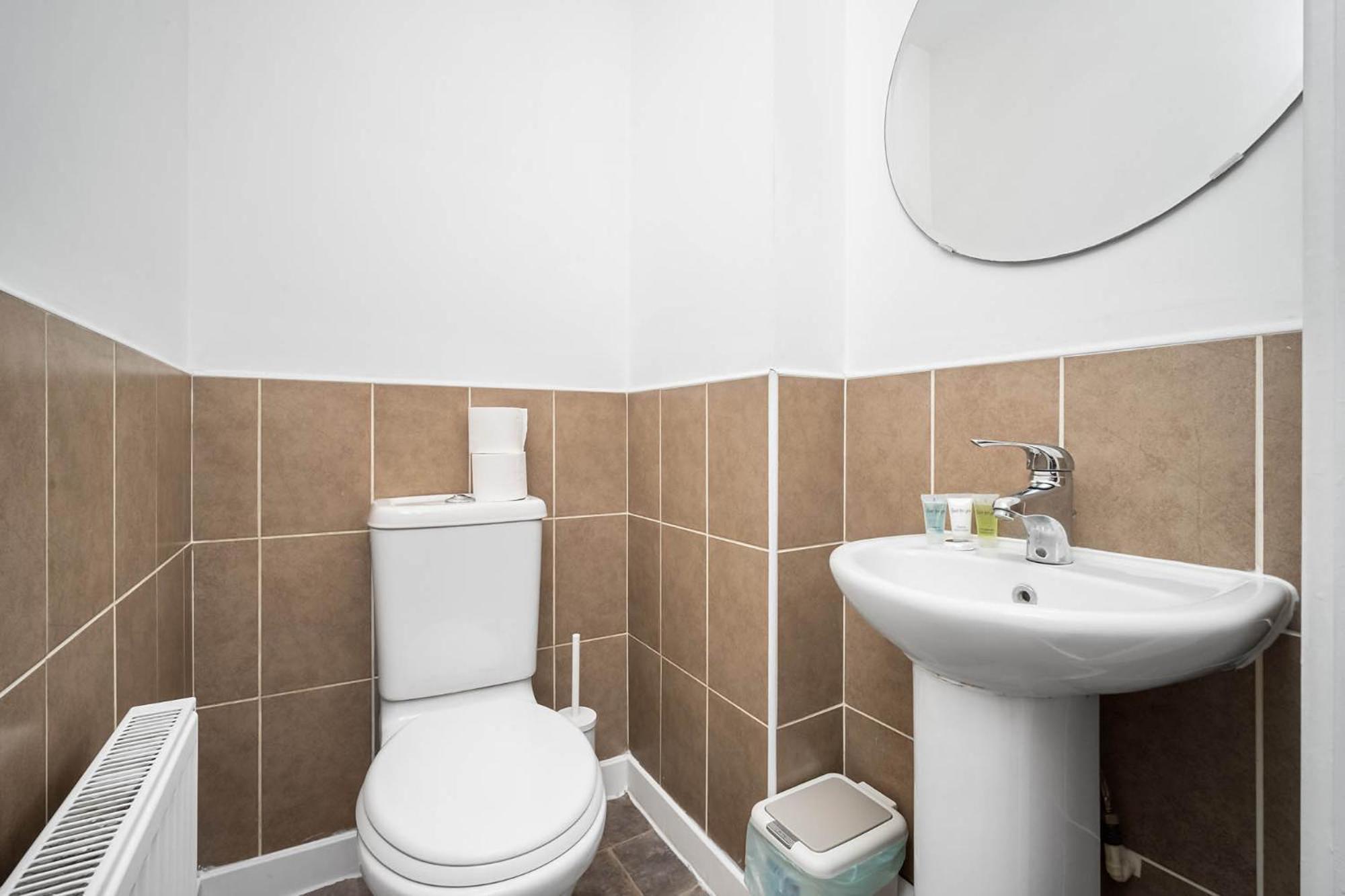 2 Bedroom House - Garden & Parking 2Gm - Wifi Birmingham Exterior photo